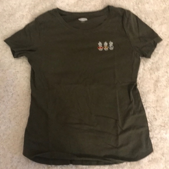 Old Navy Tee Shirt - Picture 2 of 2